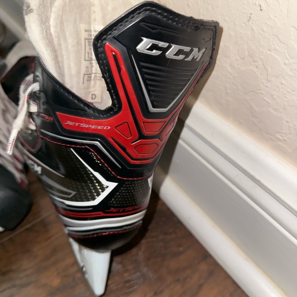 CCM Kids Hockey Skates – Hard-to-Find Size 2.5 – Used, Great Condition - Picture 9 of 14